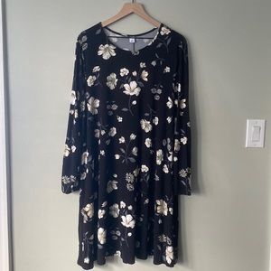 NWT Old Navy Black Floral Dress - Size XL